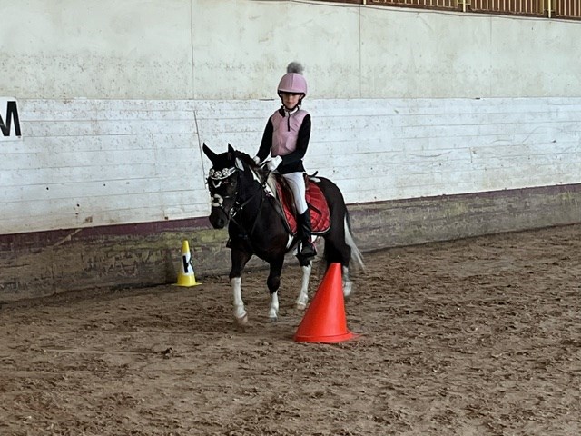 Isolde_Karlssonn_NordanåkersBroderTuck 5 foto_Karolina_Karlsson.jpg.jpeg